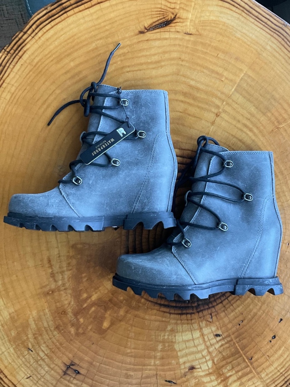 New SOREL Joan of Arctic III Waterproof Lace-Up Wedge Boot US 6.5 Lug Sole